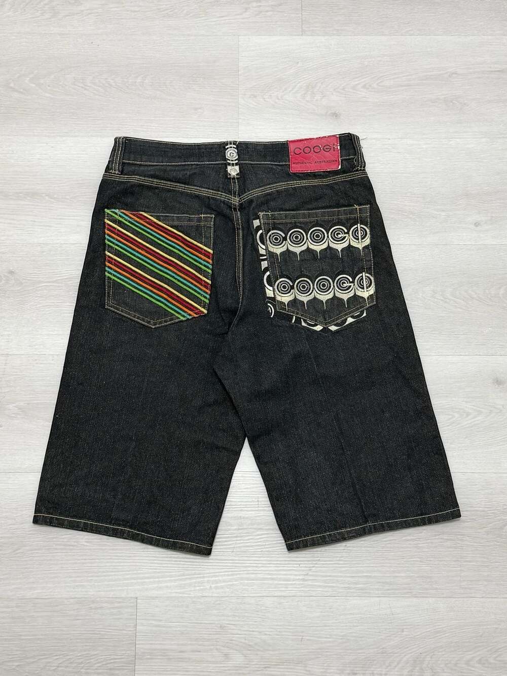 Vintage Y2K COOGI Embroidered Multi-Pattern Baggy Denim Jorts Size 32